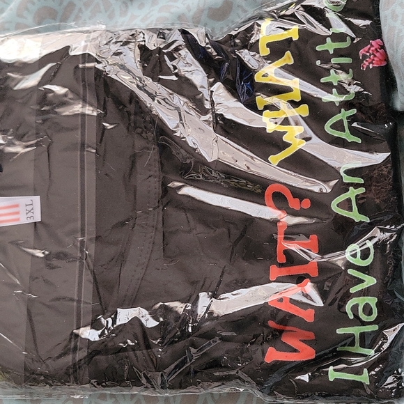 T-Shirt - Picture 6 of 9